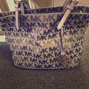 Michael Kors purse in used condition